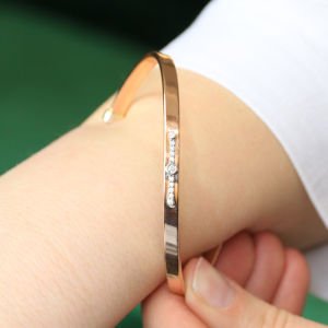 0.08 Ct Pırlanta Kelepçe