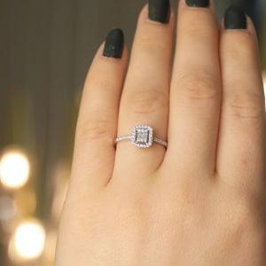 0.22 Ct Baget Pırlanta Yüzük