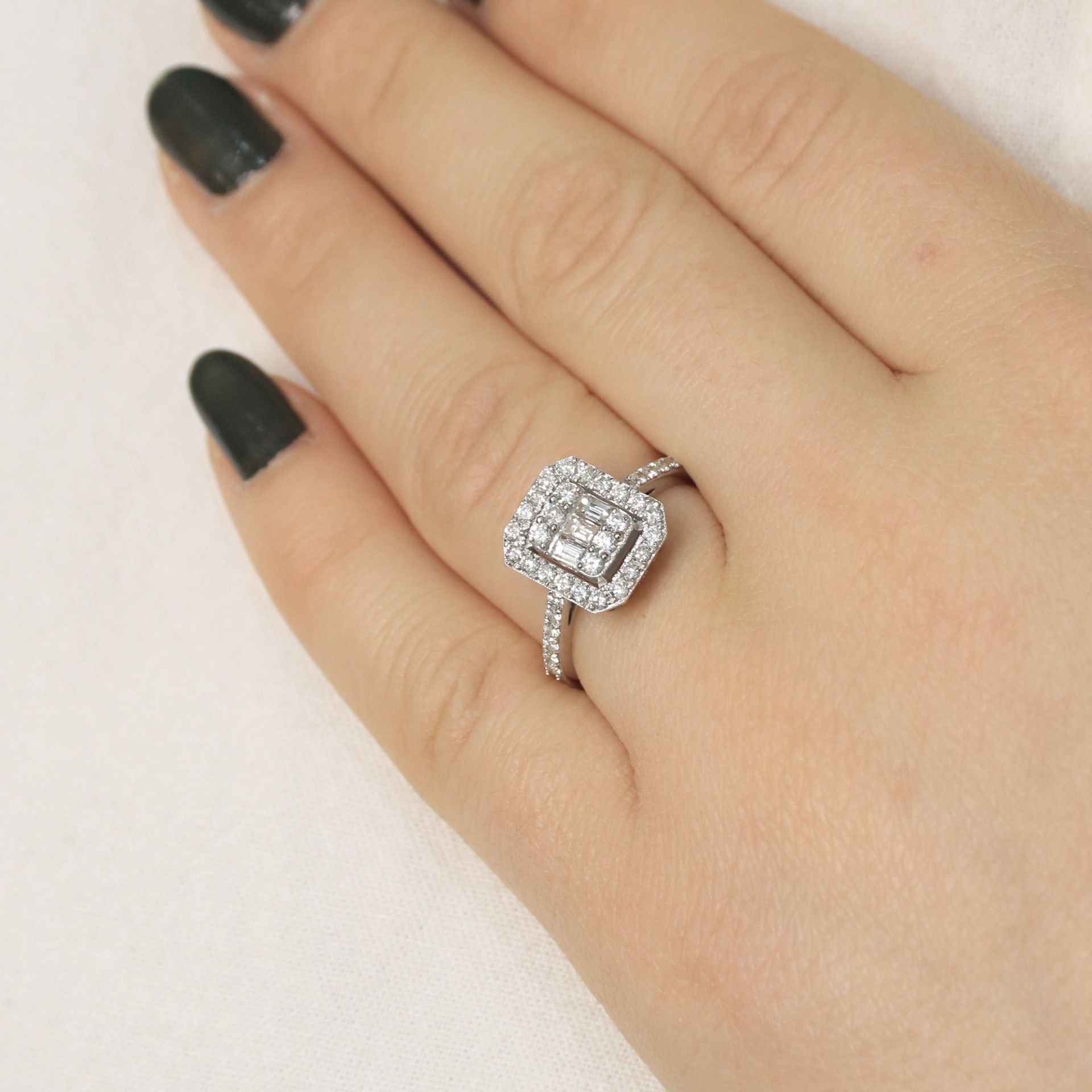 0.78 Ct Baget Pırlanta Yüzük