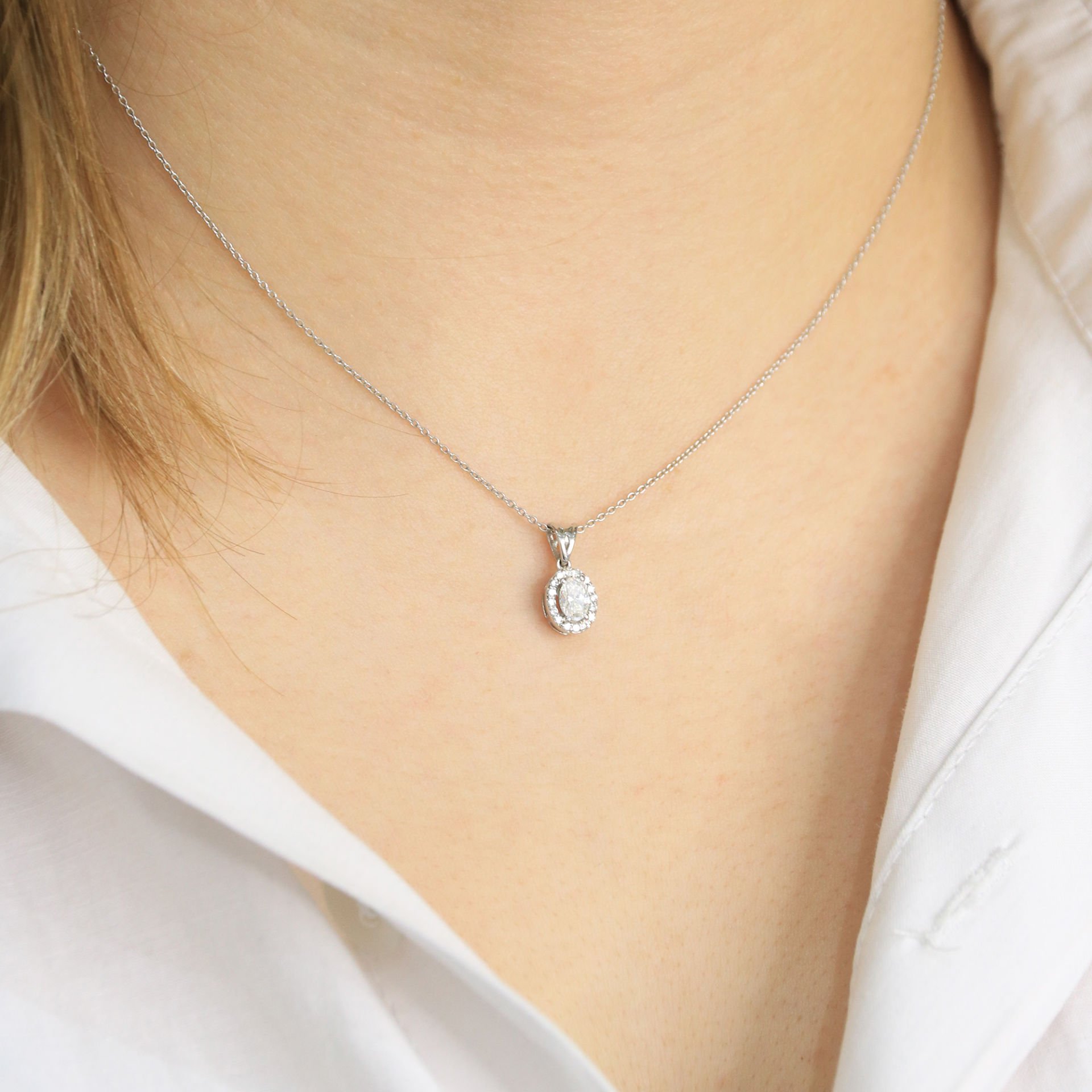 0.43 Ct Oval Pırlanta Kolye