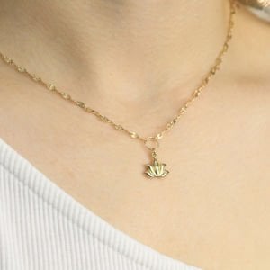 Lotus Kolye