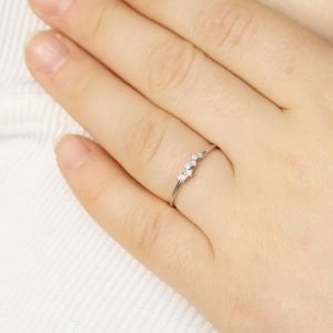 Taşlı Minimal Kadın Yüzük